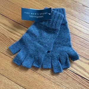 Bloomingdale’s men store cashmere grey fingerless gloves men’s